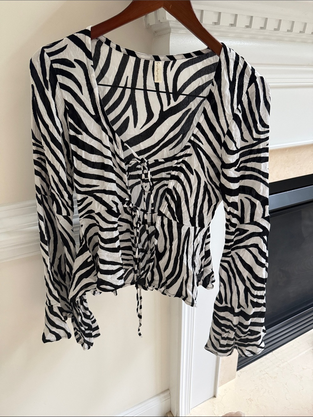 lovewave Women's Black & White Zebra Print Long-Sleeve Wrap Top